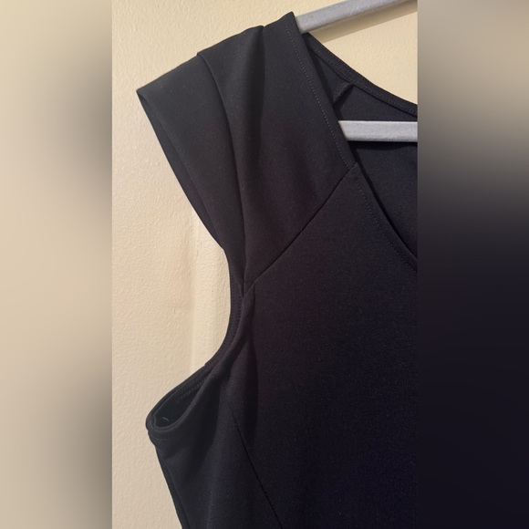 Guess Black Fitted Cap Sleeve Mini Dress - Picture 3 of 8